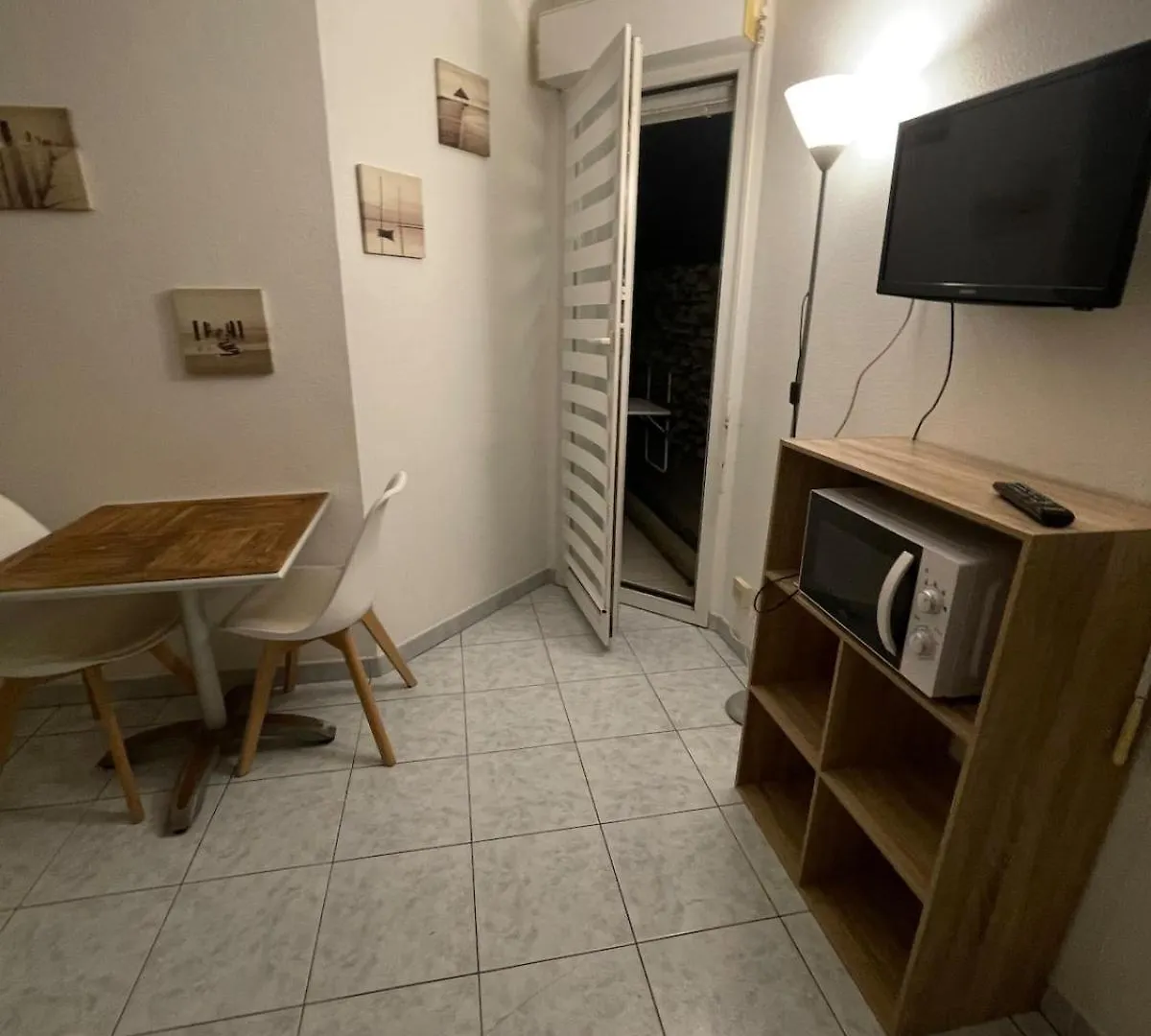 Studio 200M Mer Et Promenade Des Anglais Nice 0*,  France